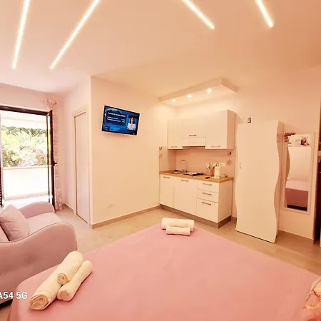 Flowers Apartment Tropea